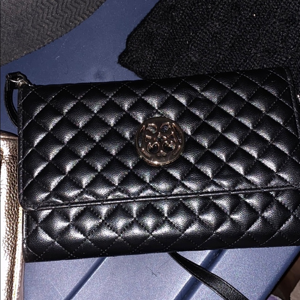 Black never used satchel